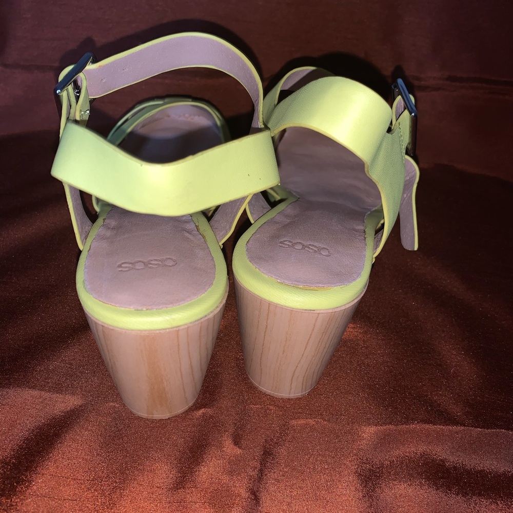 Heels - Picture 4 of 6